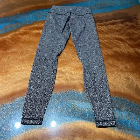 Lululemon Fast and Free high rise Leggings size 6 patterned - Picture 2 of 10